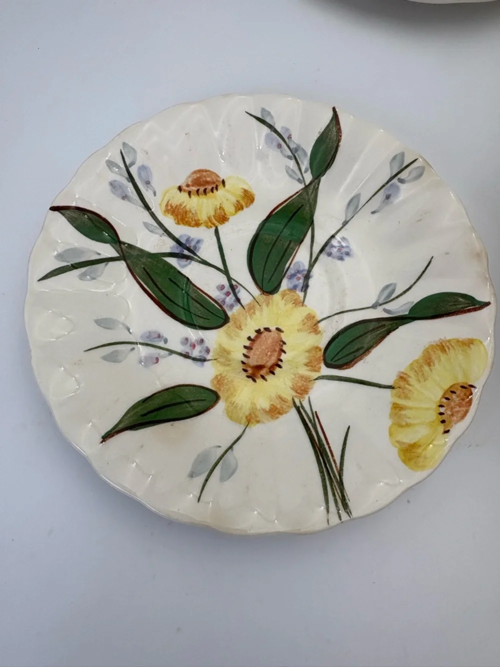 Vintage Southern Potteries Blue Ridge Hand-Painted Yellow Floral Bowl and Plates - Picture 7 of 14